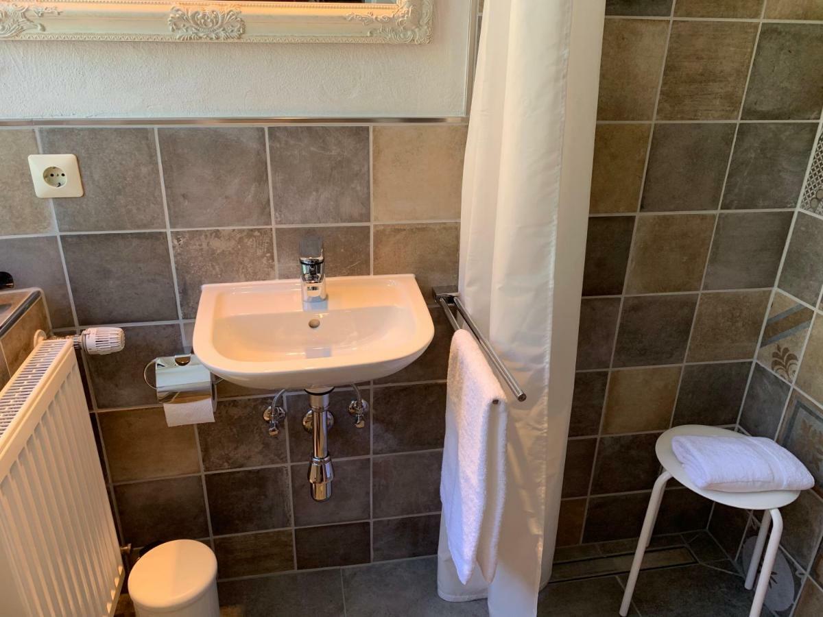 קוכם Moselland Hotel Im Enderttal Zum Onkel Willi מראה חיצוני תמונה